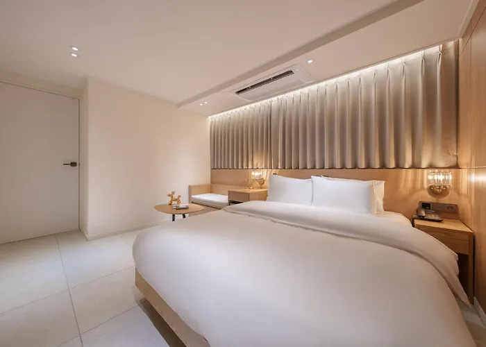 Browndot Hongdae Sinchon 3*