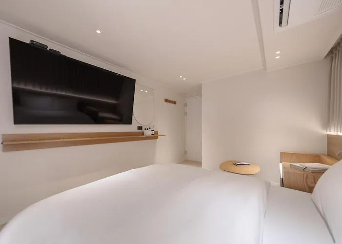 Browndot Hongdae Sinchon 3*