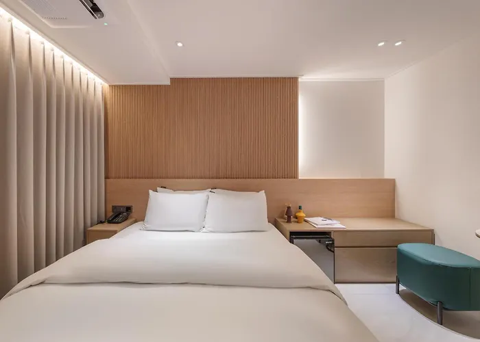 Hotel Browndot Hongdae Sinchon 3*